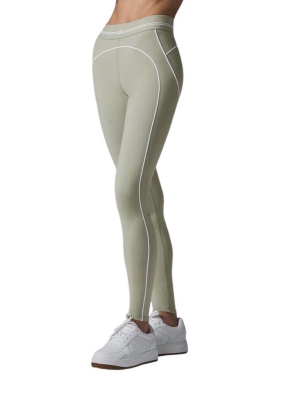 ALO Yoga Airbrush High-Waist
Heart Throb Legging Limestone M